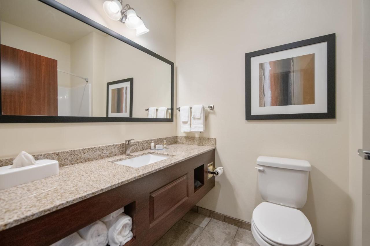 Cobblestone Hotel & Suites - Austin Exterior photo